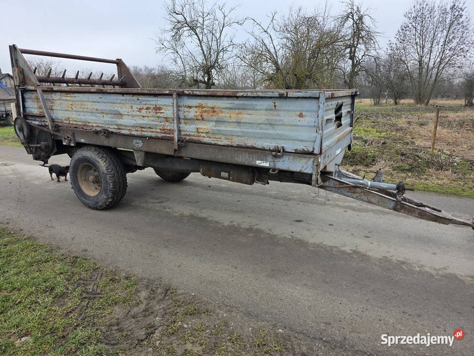 Rozrzutnik obornika jednoosiowy czarna