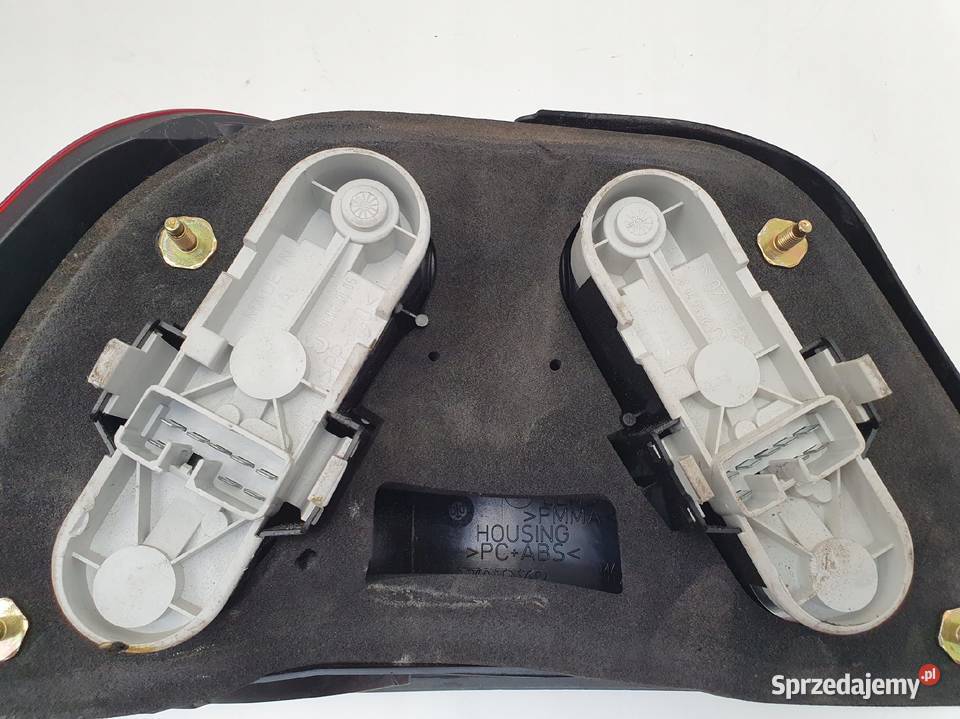 LAMPA PRAWA Volvo S40 I lift 9904r TYLNA prawy osobowe Rudka