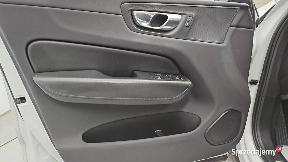Volvo XC 60 B4 B Essential aut Z Polskiego mazowieckie Warszawa