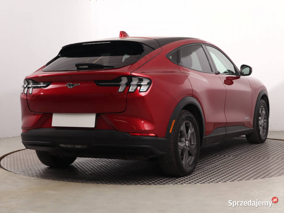 Ford Mustang MachE Standard Range RWD światła LED śląskie Katowice