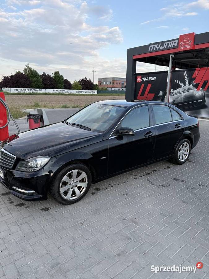 Mercedes W204 uszkodzony Konin