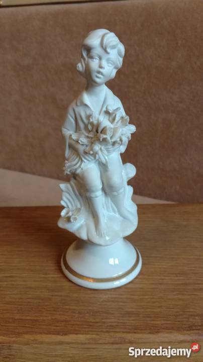 Figurka dziecka sygnowana porcelana