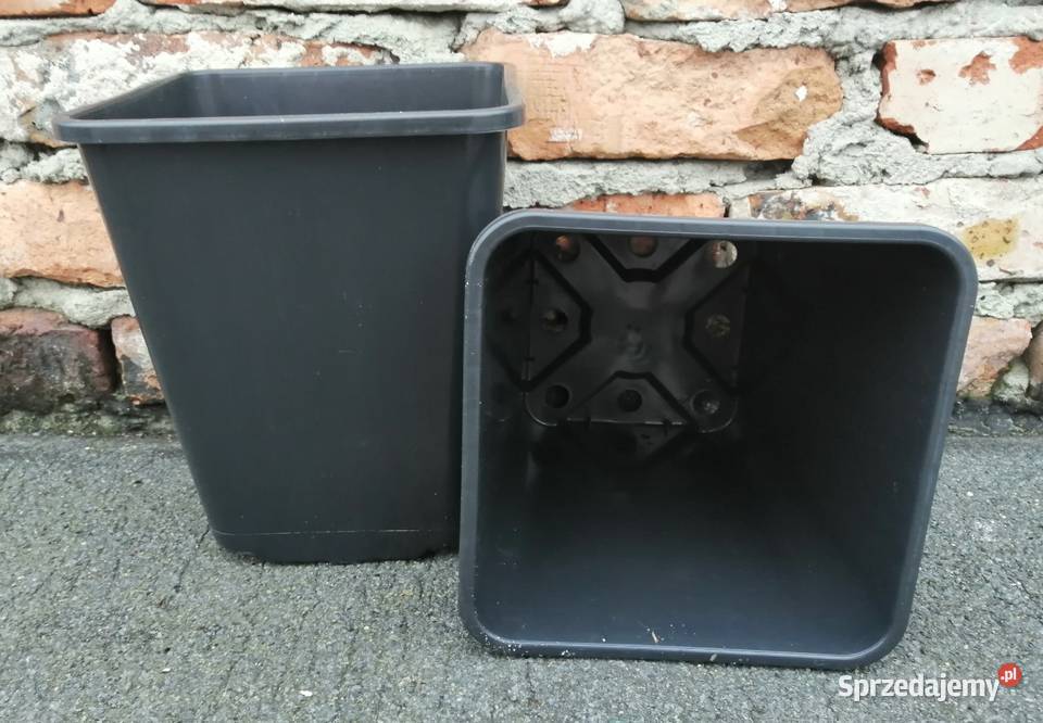 Doniczka produkcyjna P20 wysoka 20x20x225 czarna Siewierz