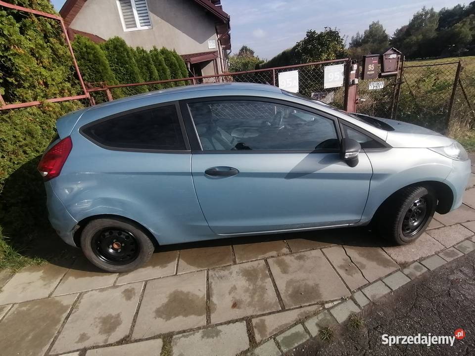 sprzedam Ford Fiesta MK7 14tdci 3Dr2010 140 Rok produkcji 2010 Piotrków Trybunalski