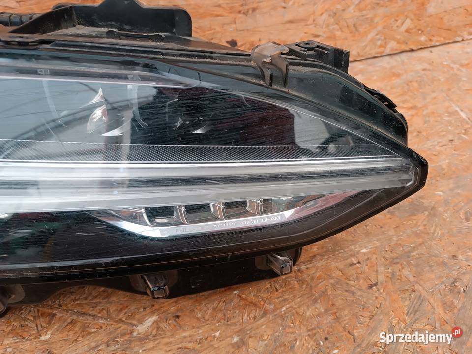 LAMPA PRAWY PRZÓD EU LED 31468901 VOLVO V90 S90 osobowe