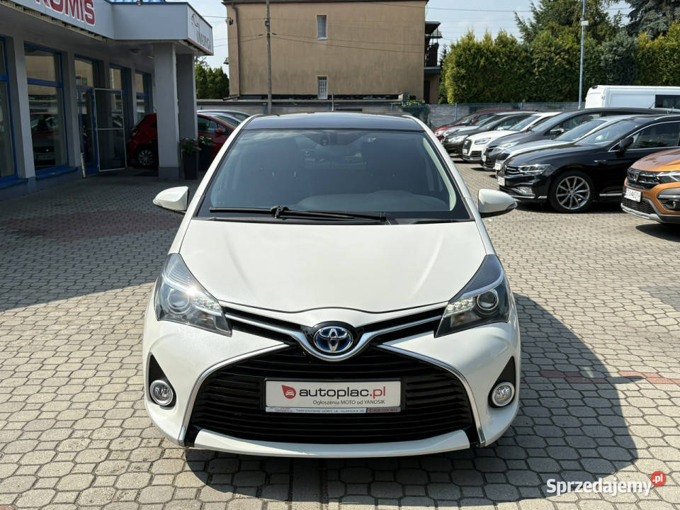 Toyota Yaris 15 Hybrid Biała PerłaKamera