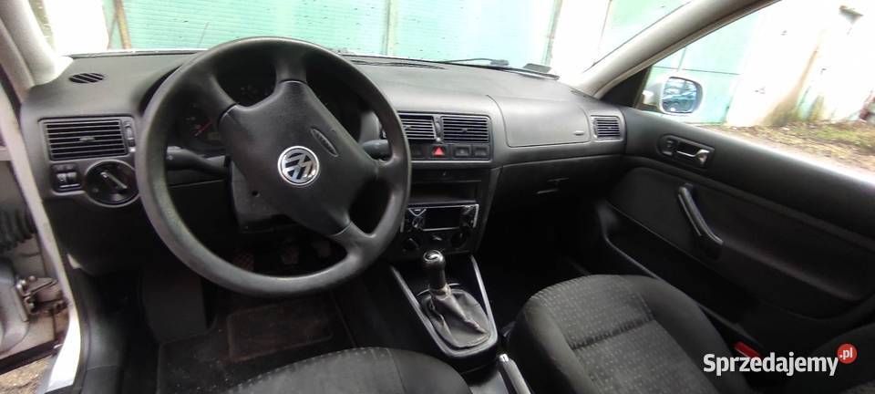 Srebrny volkswagen golf kombi 14 2001 Olsztyn