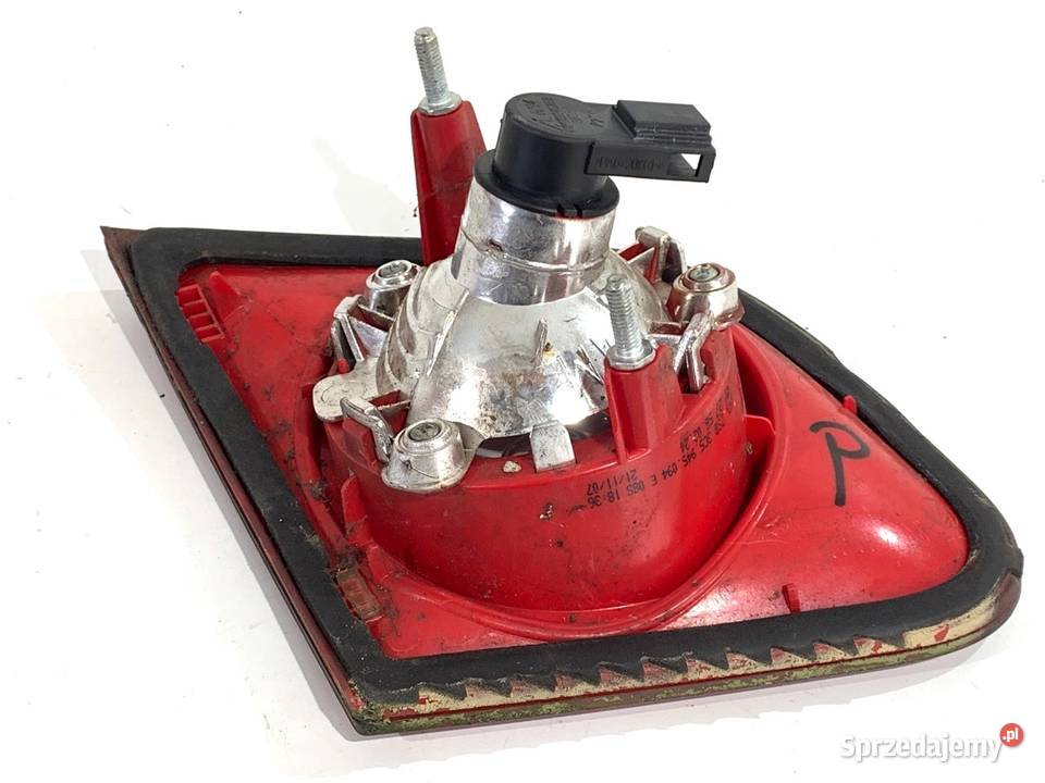 LAMPA TYŁ PRAWA WEWNĘTRZNA VW PASSAT B6 osobowe