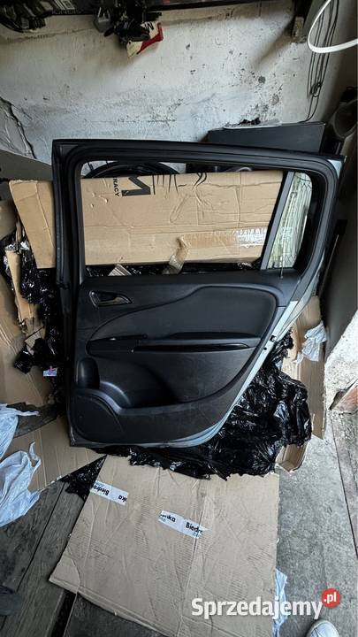 Drzwi tylne Opel Zafira C 2012 kolor 179 Szczecin