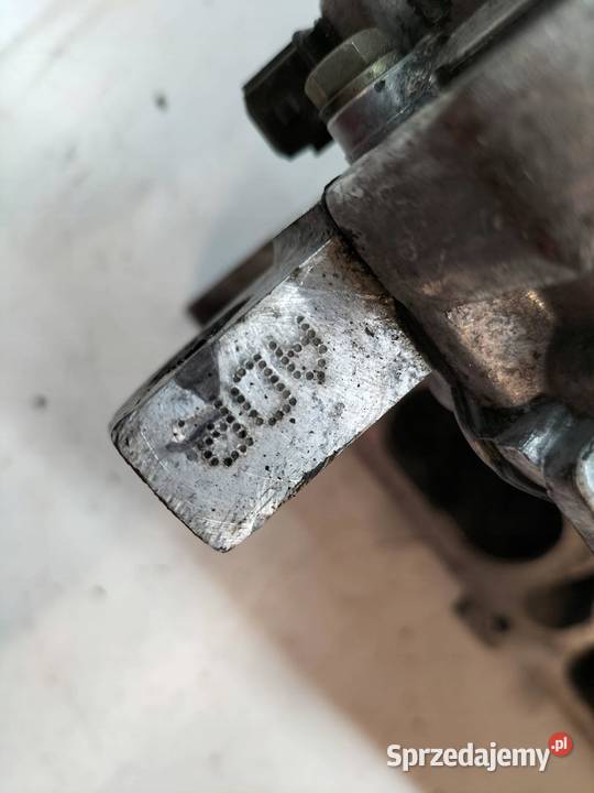 GŁOWICA KOMPLETNA 058103373A 18 20V Audi A4 I osobowe