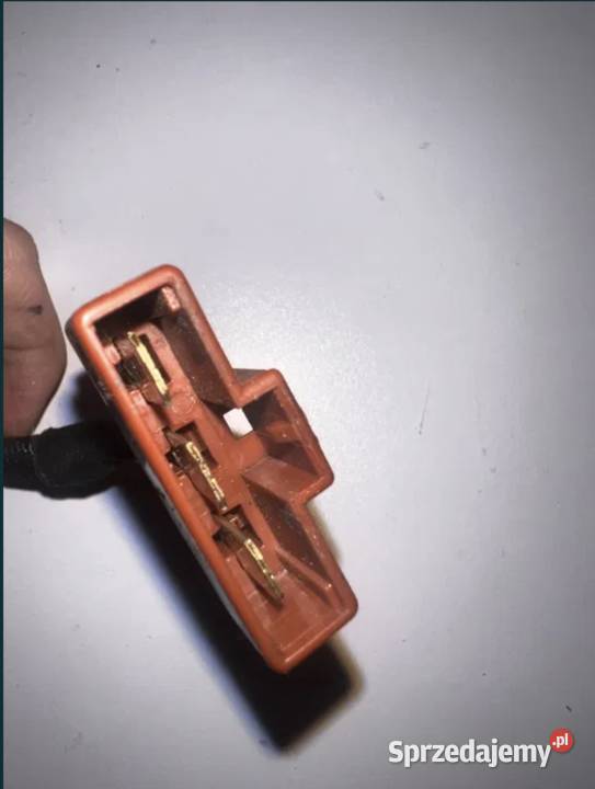 Regulator napięcia Husqvarna Svartpilen 125 Regulatory napięcia Ostrzeszów