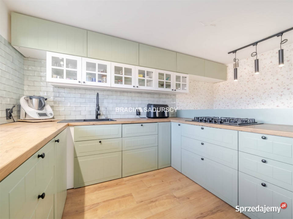 sprzedaży domu wolnostojącego Skała Olkuska 150 asfalt