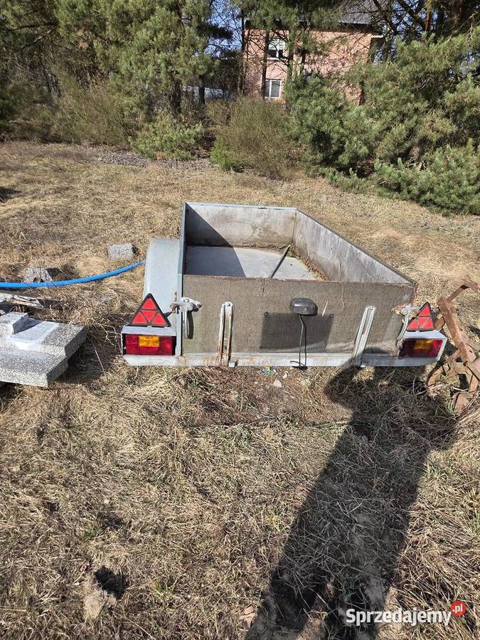Przyczepka 750 towarowe łódzkie Burzenin sprzedam