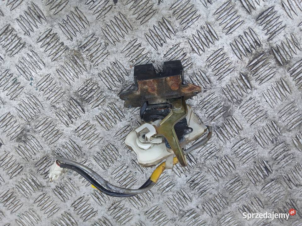 Zamek klapy bagaznika Toyota Avensis Verso 4 Części samochodowe