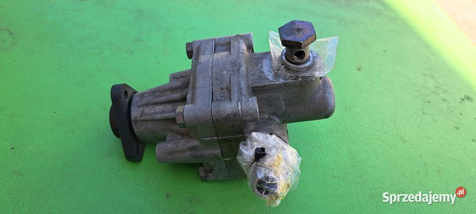 Pompa wspomagania kierownicy 048145155F Audi 80 osobowe Luzino