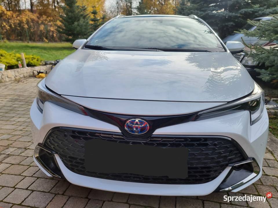 Toytota Corrolla 20 Hybrid 196 Kombi 196KM Skała