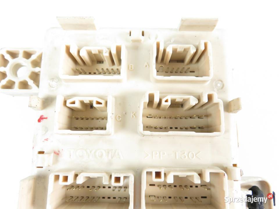 MODUŁ SKRZYNKA BEZPIECZNIKÓW LEXUS RX II 300 sprzedam