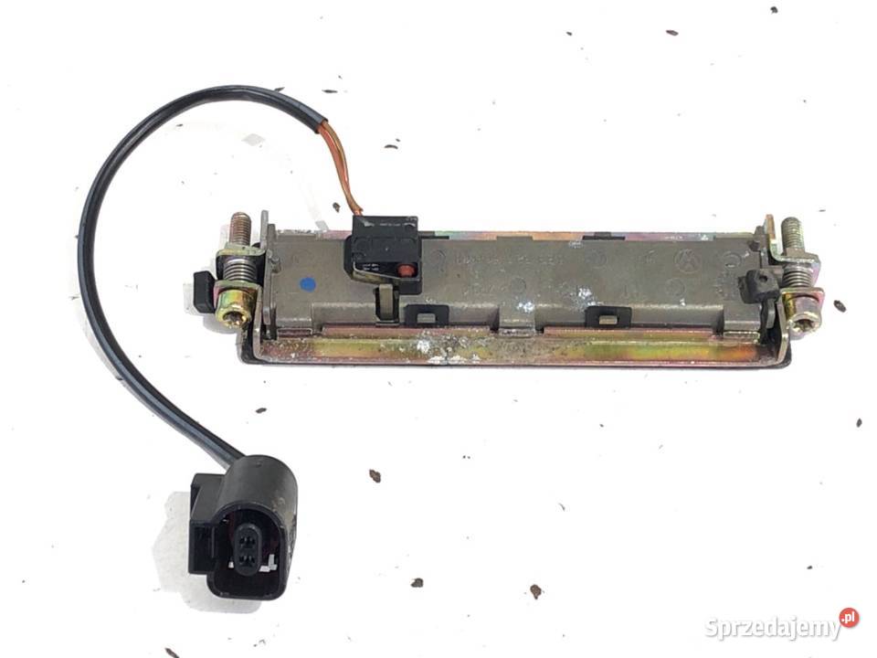 KLAMKA KLAPY TYŁ VW PASSAT B5 FL 3B9827566B Klapy bagażnika sprzedam