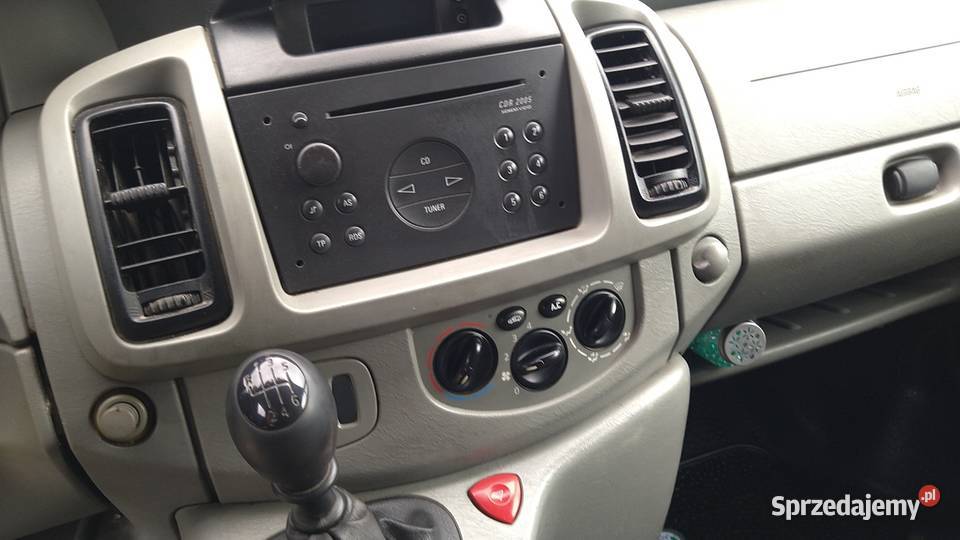 opel vivaro 2005r 19 6 osobowy Klimatyzacja