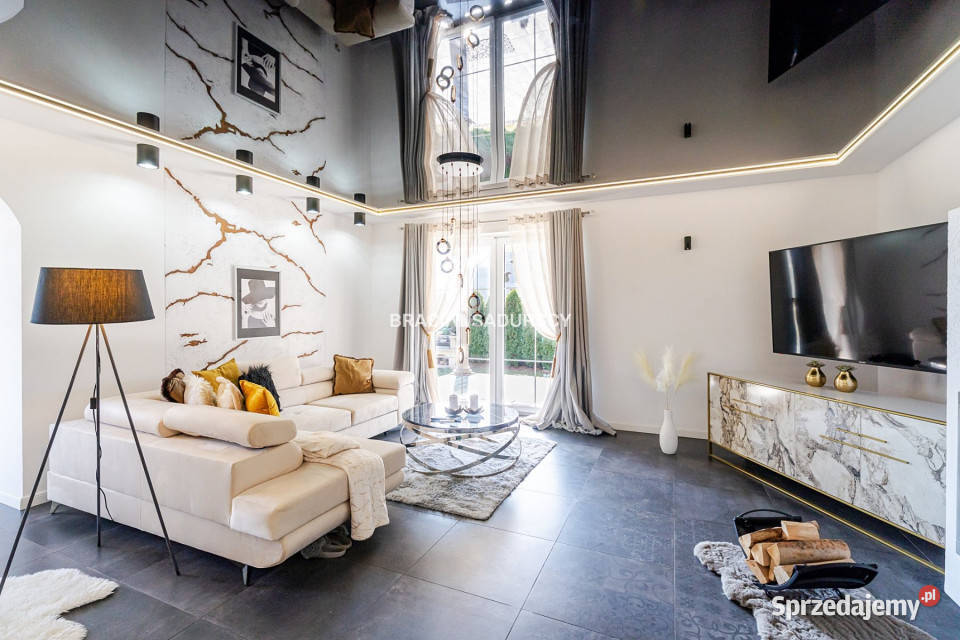 Dom wolnostojący Wietrzychowice 350m2