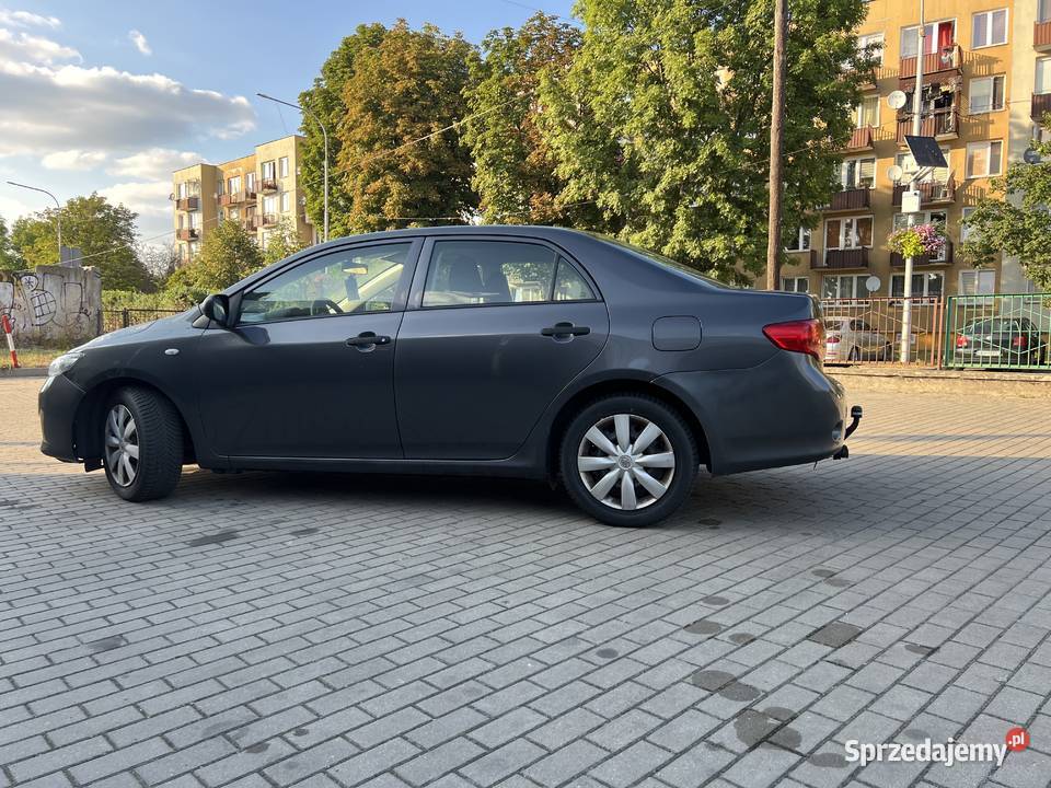 Toyota Corolla 133 VVT Hak Klimatyzacja Nowe Rok produkcji 2010 Łuków sprzedam