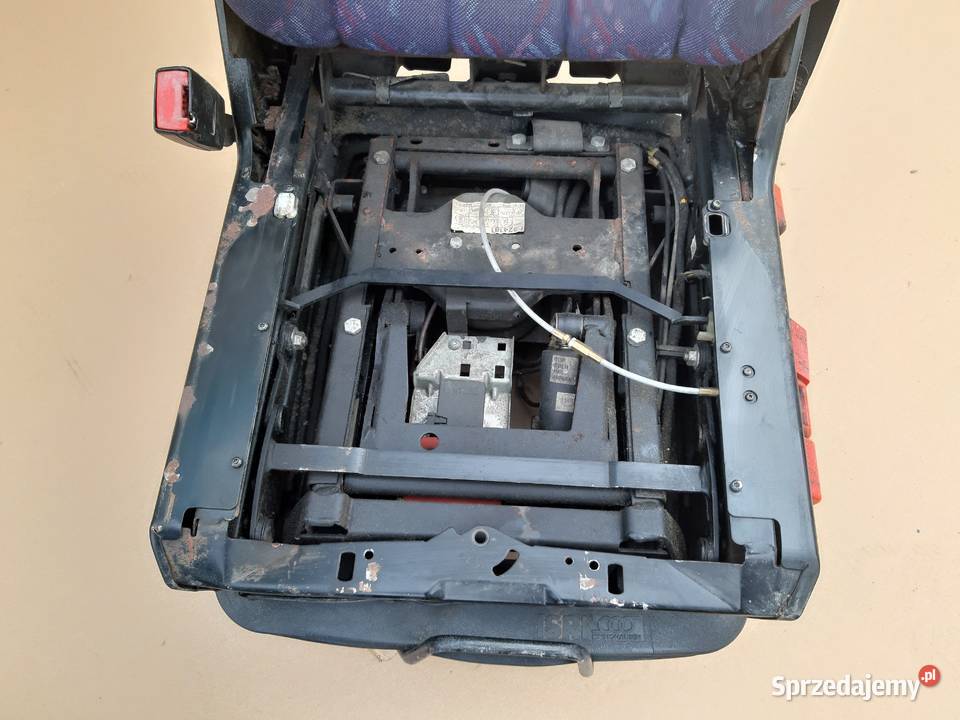 MERCEDES ATEGO FOTEL LEWY KIEROWCY AXOR ciężarowe Bieleń sprzedam