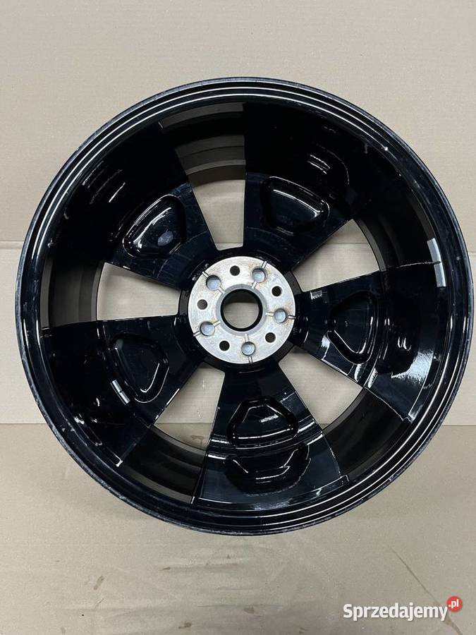 Felga pojedyncza VW T6 T7 MULTIVAN MAN TGE 8Jx19 Średnica 19" sprzedam