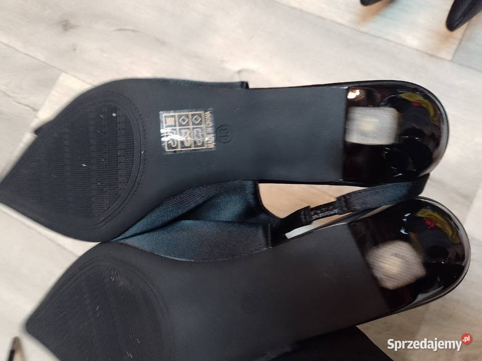 43 Czarne czółenka wieczorowe z odkrytą piętą Kraków