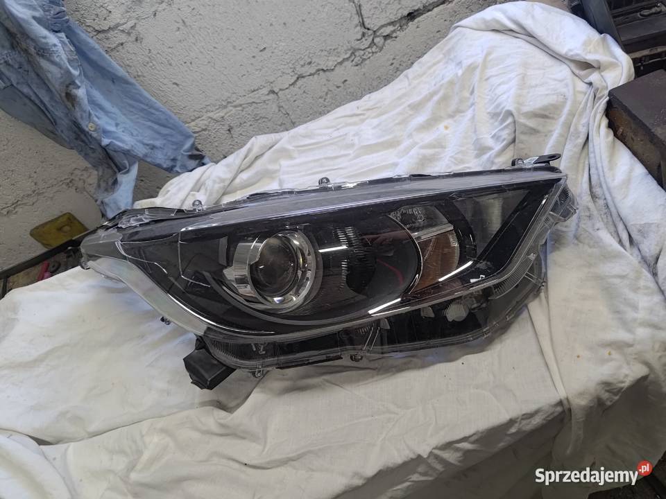 TOYOTA YARIS 4 IV 19 LAMPA LEWA PRAWA PRZEDNIA