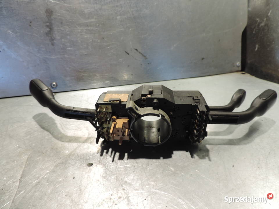 AUDI A4 B5 PRZEŁĄCZNIK ZESPOLONY 4D0953513 Nowy Sącz