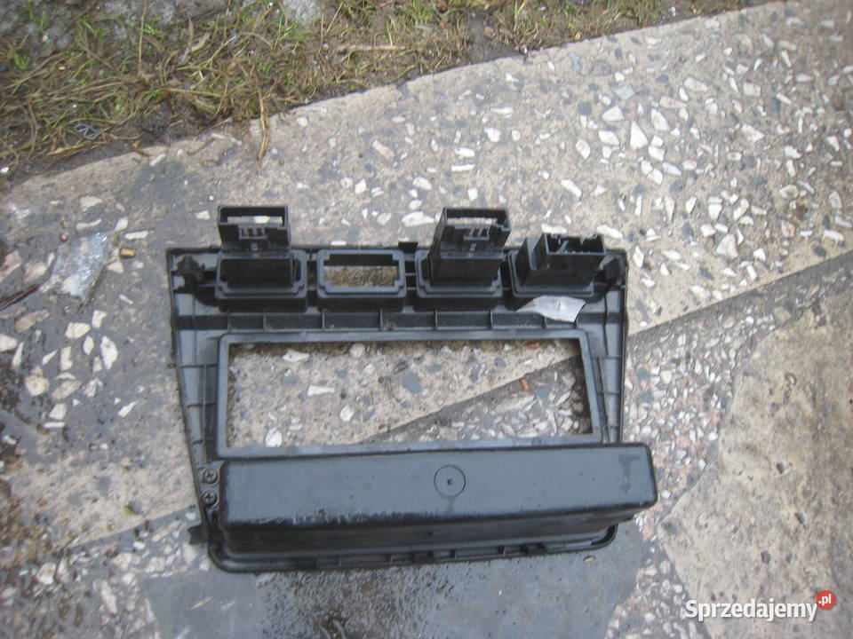 Przełącznik włącznik grzania szyby tylnej tył