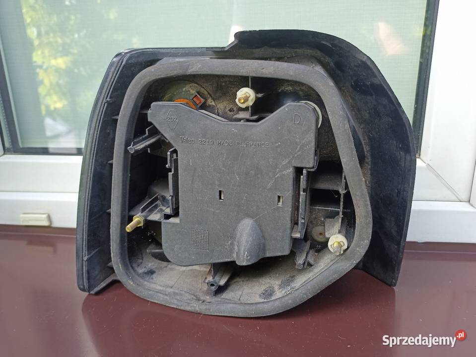 Renault 19 Chamade sedan lampa tył tylna prawa łódzkie Sieradz