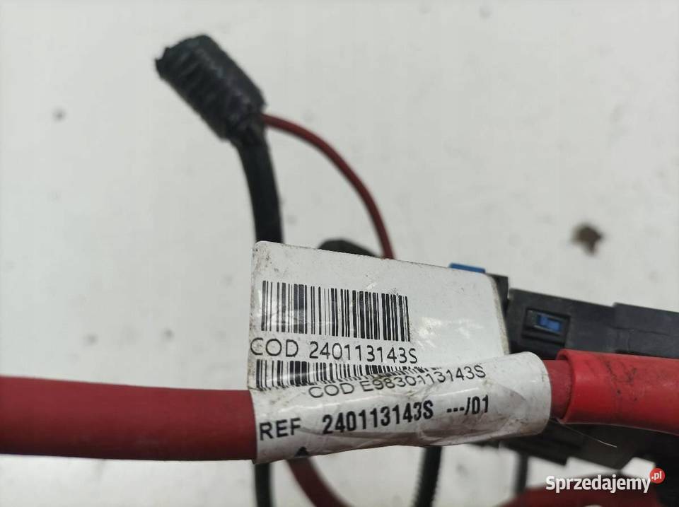 KLEMA PLUS AKUMULATORA SKRZYNKA BEZPIECZNIKÓW
