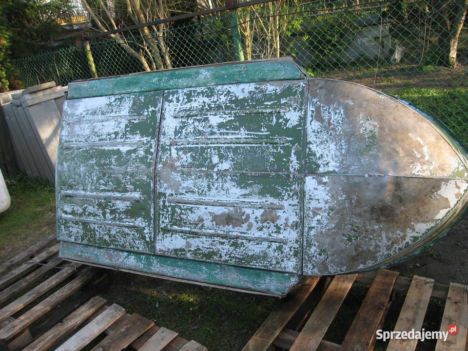 Mała łódka wędkarza