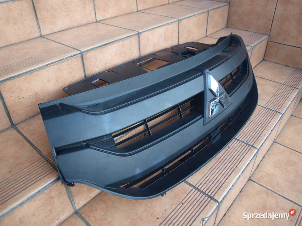 Mitsubishi Express grill chrom atrapa przód 2020 wielkopolskie