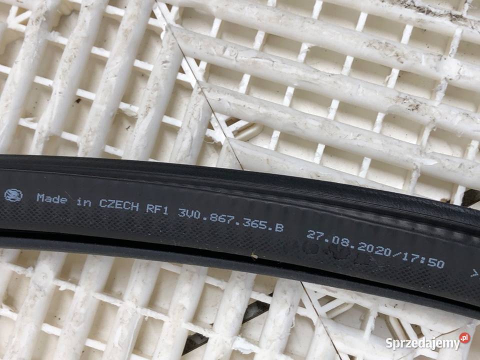 USZCZELKA DRZWI PRZÓD LEWY SKODA SUPERB III osobowe