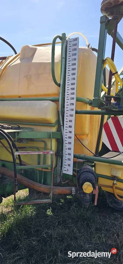 Opryskiwacz rolniczy Pilmet 2500l 18m nieuszkodzony