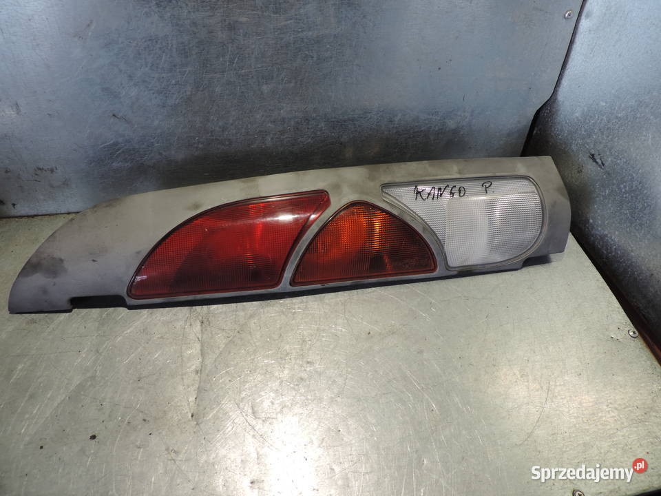 RENAULT KANGOO 1 LAMPA PRAWY TYŁ osobowe Lampy tylne Nowy Sącz