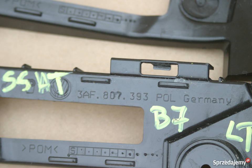 VW PASSAT B7 KOMBI ŚLIZG ZDERZAKA LEWY PRAWY TYŁ Bieleń