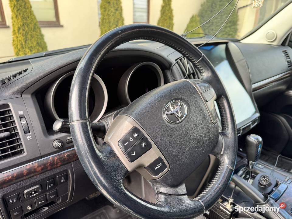 Toyota Land Cruiser V8 45d LC200 polski salon Rok produkcji 2007 Węgrzce sprzedam