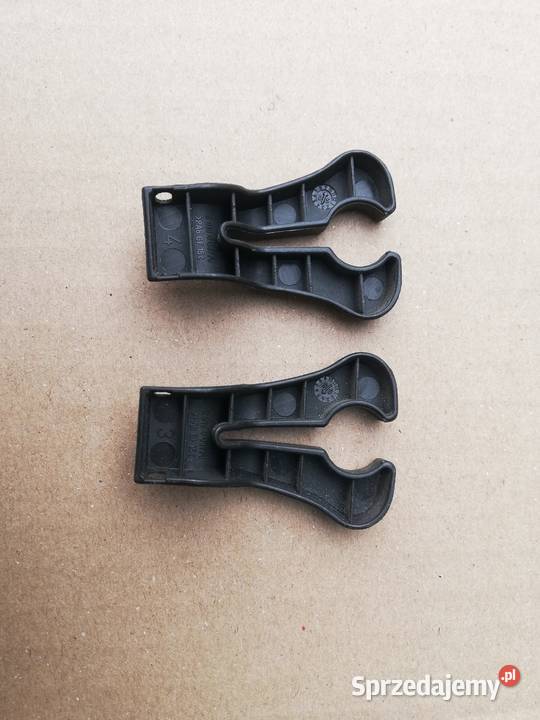 Zaczepy spinki rolety bagażnika Astra h kombi