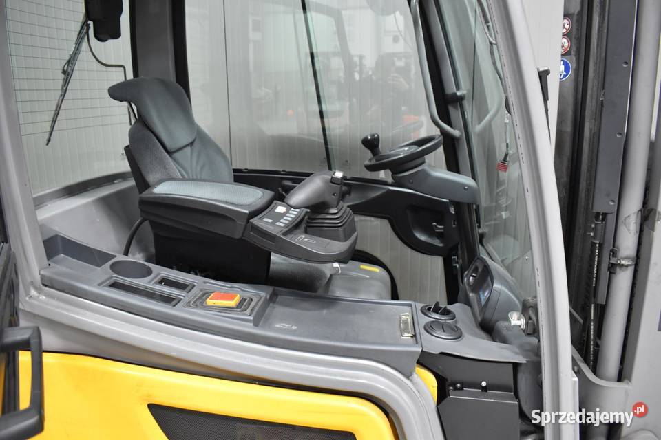 Wózek widłowy JUNGHEINRICH EFG 220 2000 udzwigu Czechy