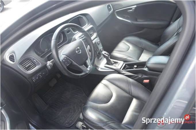 VOLVO V40 2017 149800 ccm 152 Warszawa