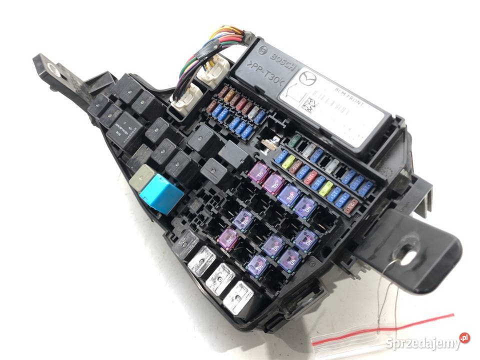 SKRZYNKA BEZPIECZNIKÓW MAZDA CX5 KD45675X0C osobowe