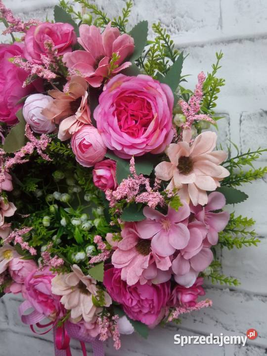 Dekoracyjny wianek na drzwi w odcieniach różu Wianki Czerwionka-Leszczyny