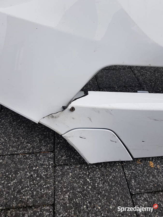 zderzak toyota proace city pęknięty