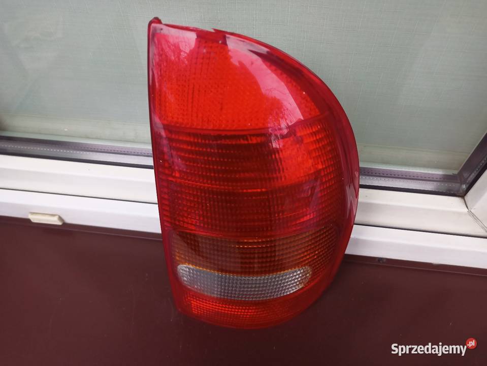Opel Corsa B 5d lampa tył tylna prawa wkład osobowe Sieradz sprzedam