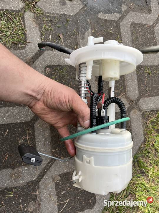 Pompa paliwa z baku Nissan micra k13 12 benzyna sprzedam