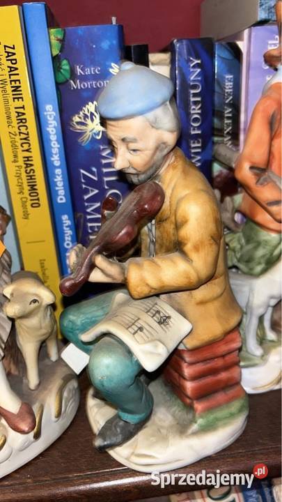 Figurka grajka skrzypce z nutami Piękna figurka Porcelana i szkło Gdańsk