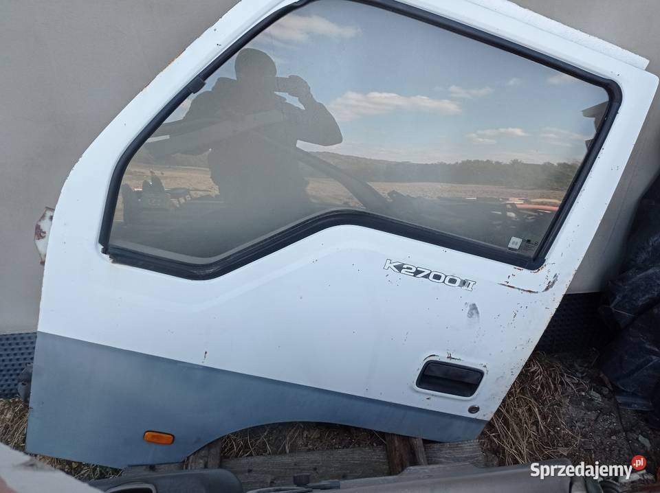 Drzwi z szybą prawe i lewe Kia K2700 białe Drzwi Kiełkowice